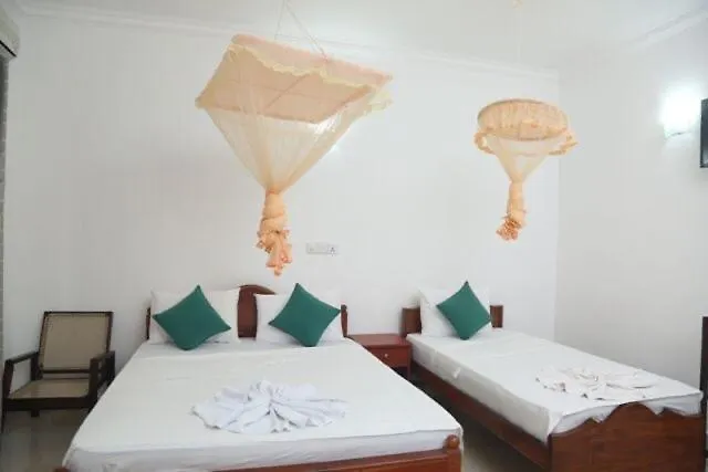 Honey Beach Negombo Hotel